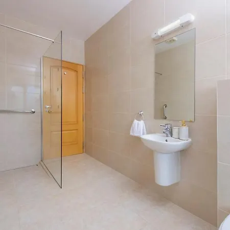 شقة فندقية Park Place 4*