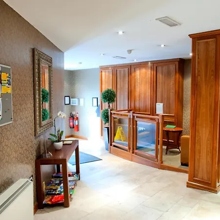 Park Place מלון דירות 4*